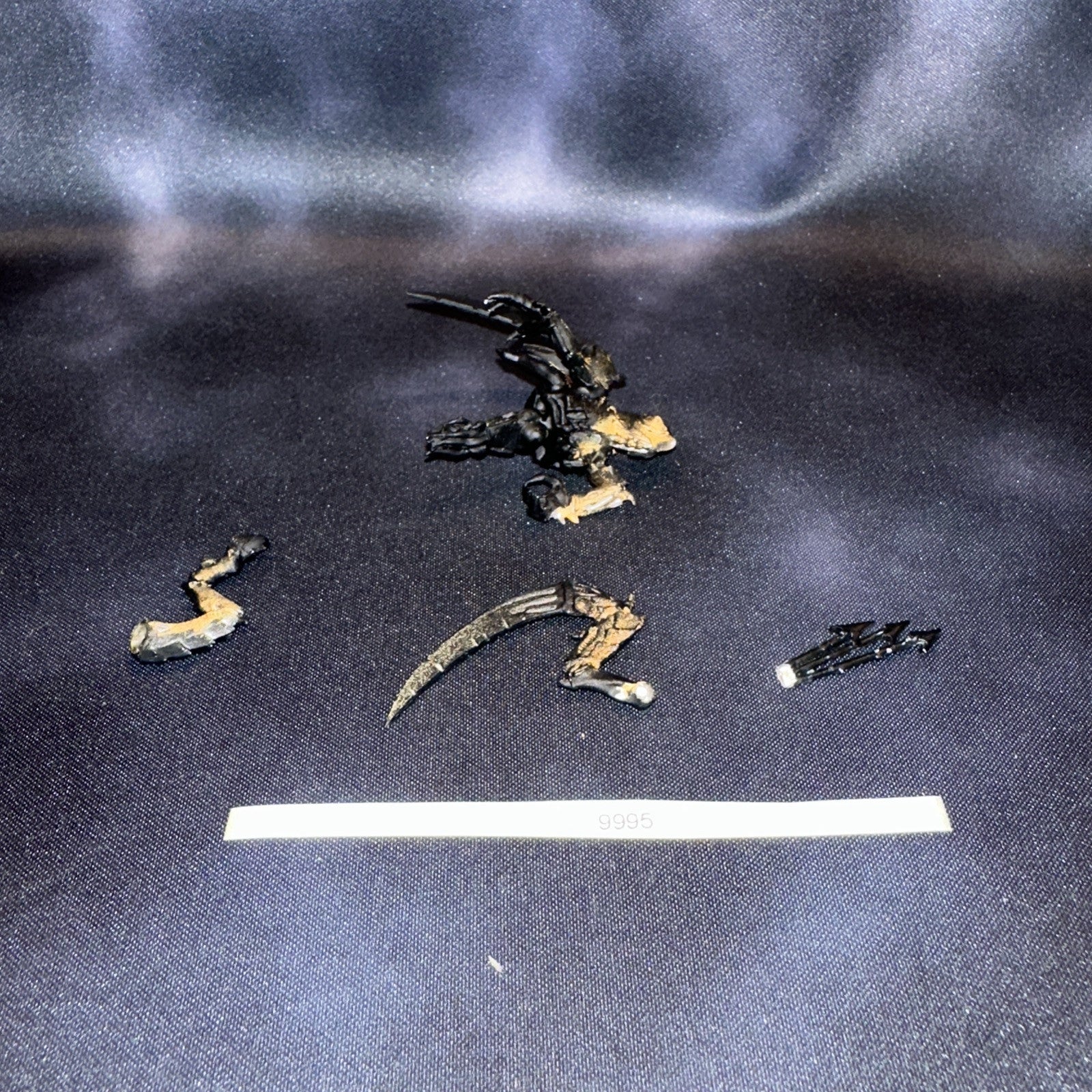 Games Workshop Warhammer 40K Tyranids Lictor OOP Metal 9995 Missing A Leg